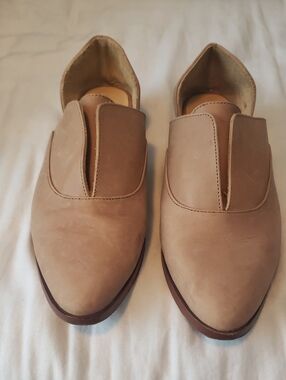 Nisolo Men's Slip-On Loafers in Tan